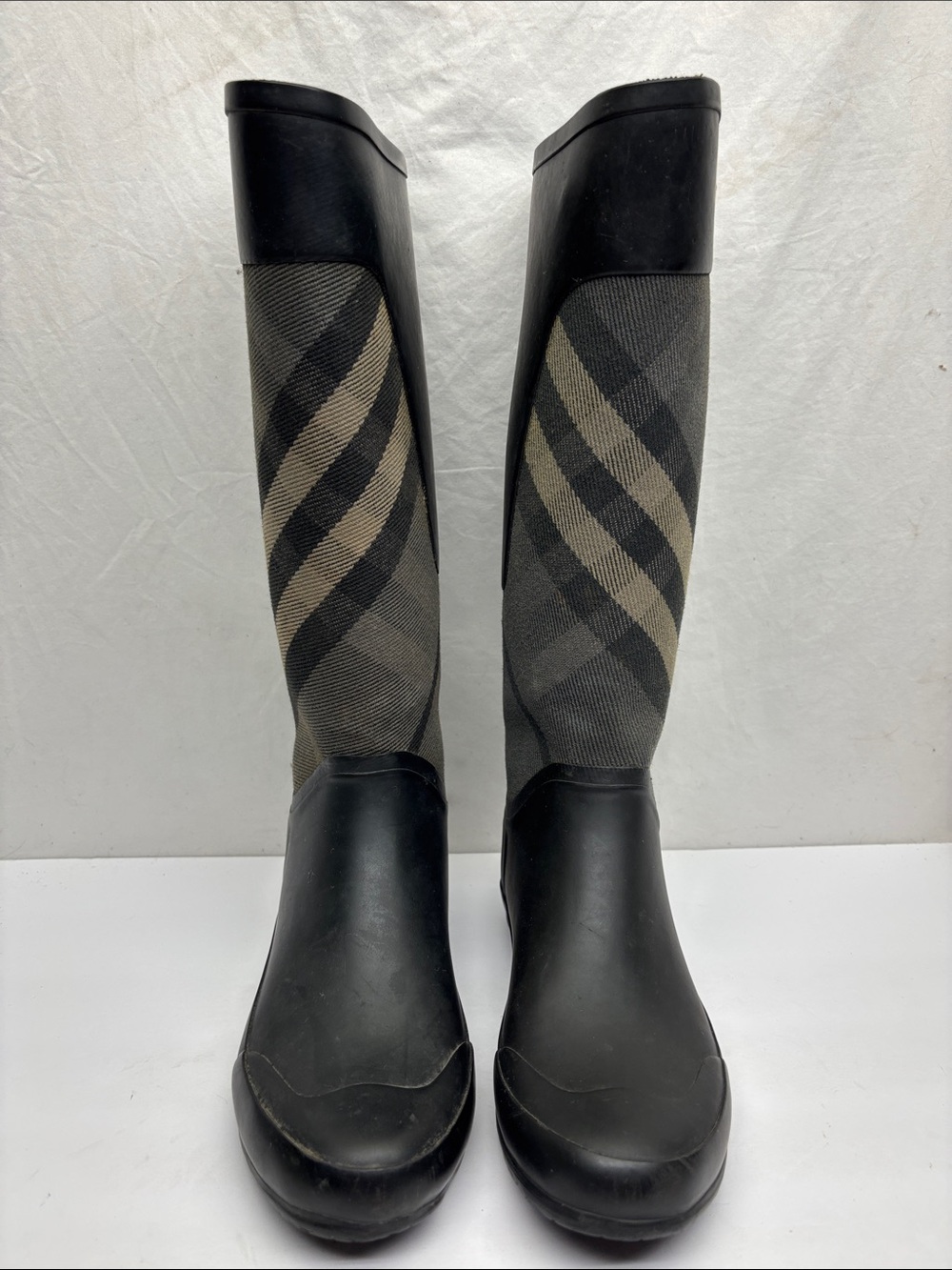 Burberry rain boots, size 38 women’s
Box 3 BA